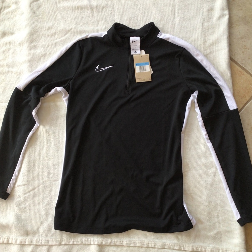 Nike sport top